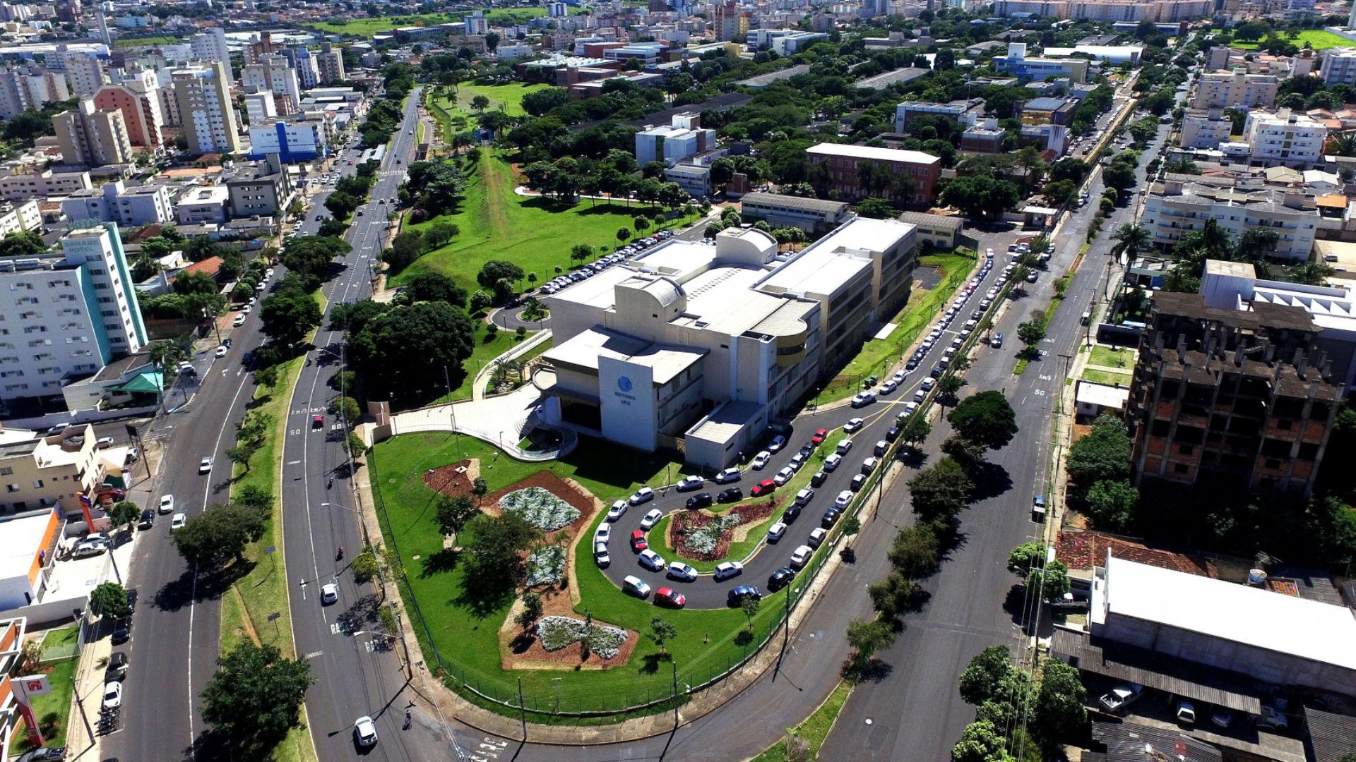 Foto aérea do Campus Santa Mônica da UFU